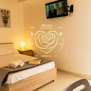 https://casa-charm-rosaapartmentsortigia.sicilyhotelsitaly.net