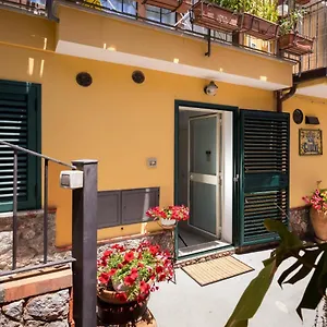 Giulia 3*, Taormina Italien